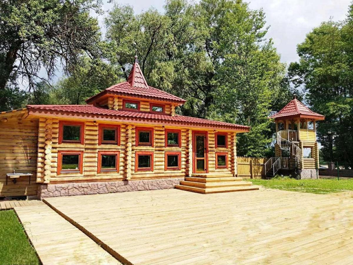 Загородный Комплекс Fort Pirnov Park Pirnove ภายนอก รูปภาพ